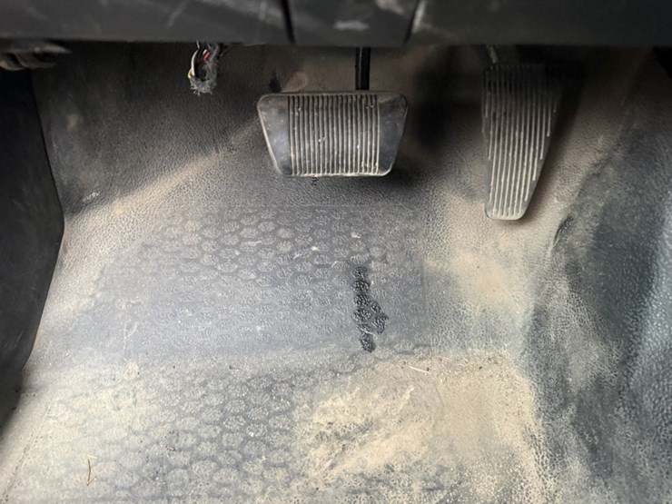 #1830-•-2015-ram-5500-4x4-service-truck-image-40