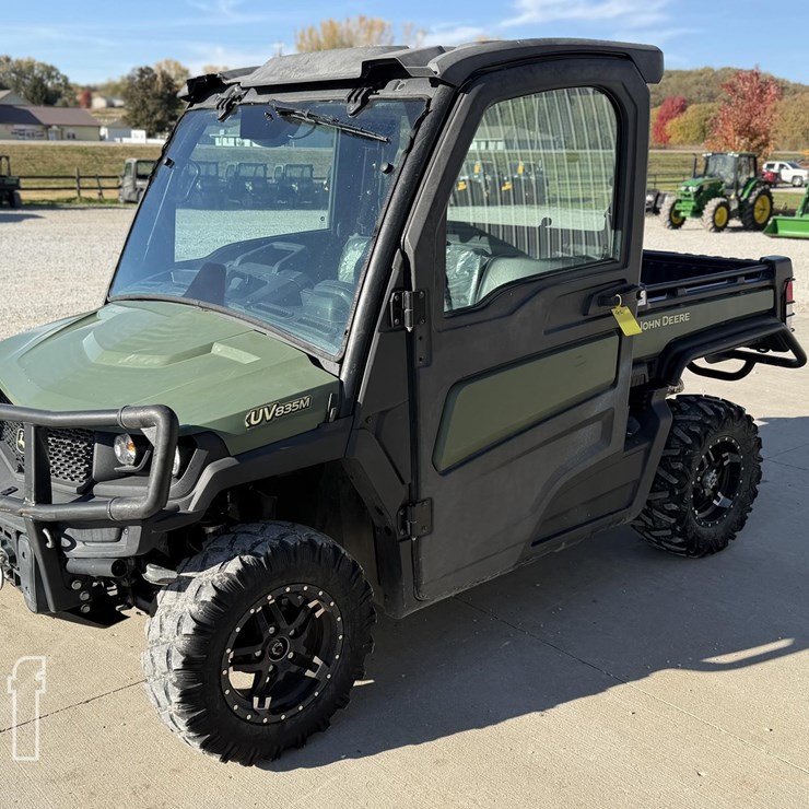 JOHN DEERE GATOR XUV 835M