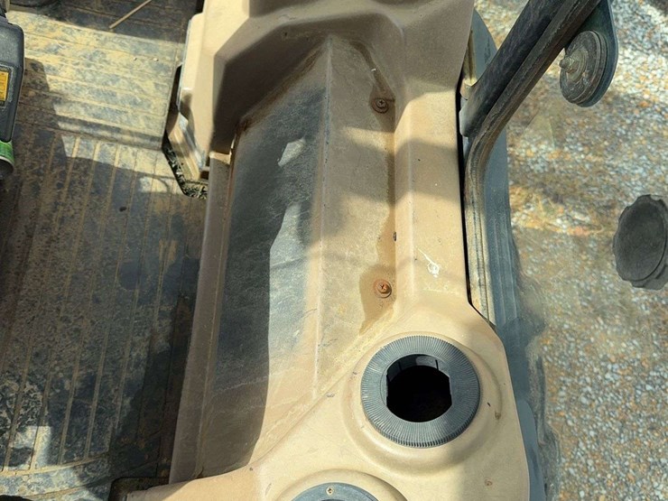 john-deere-710-image-12