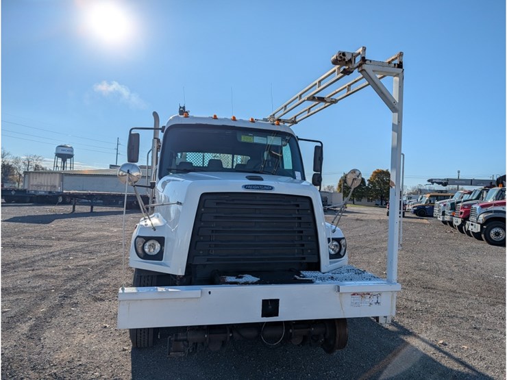 freightliner-108sd-image-3