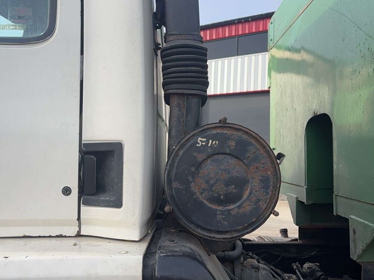 1989-ford-cf8000-image-24