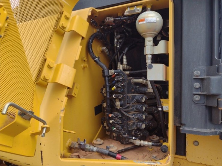 komatsu-d61ex-23-image-43