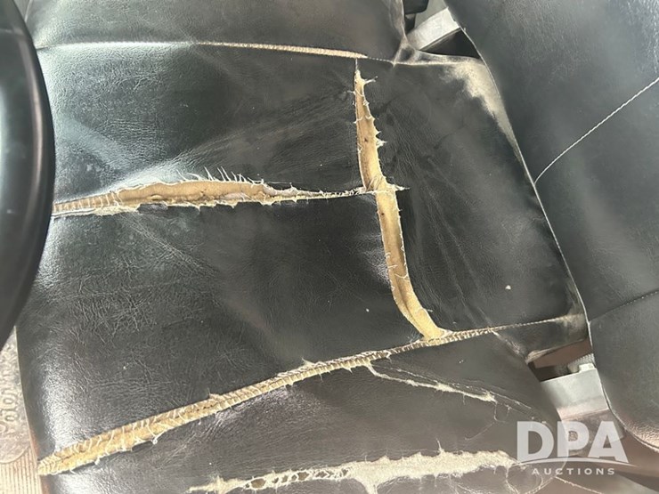 1999-peterbilt-379-image-44