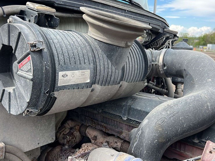 2018-mack-gu-granite-6-axle-dump-truck-image-36