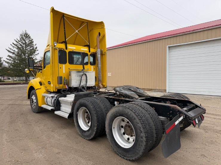 2019-kenworth-t880-image-5