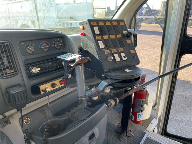 #1071-•-1999-chevy-short-bus-(has-wi-title)-image-21