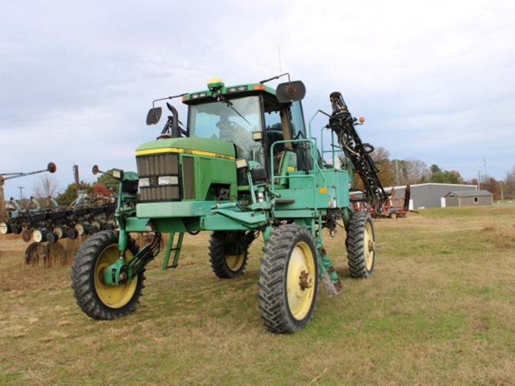 john-deere-4700-image-3