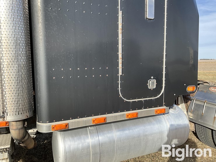 1987-peterbilt-359-image-17