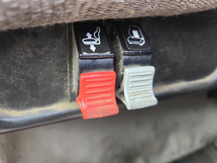 2013-kenworth-t660-image-43