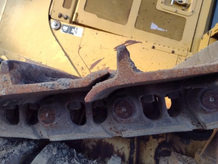 caterpillar-d6t-xl-image-29