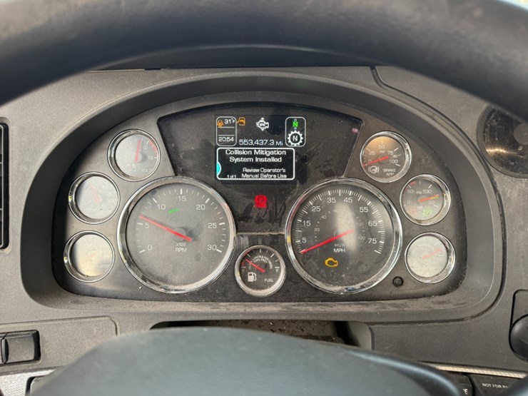 2020-kenworth-t680-image-21