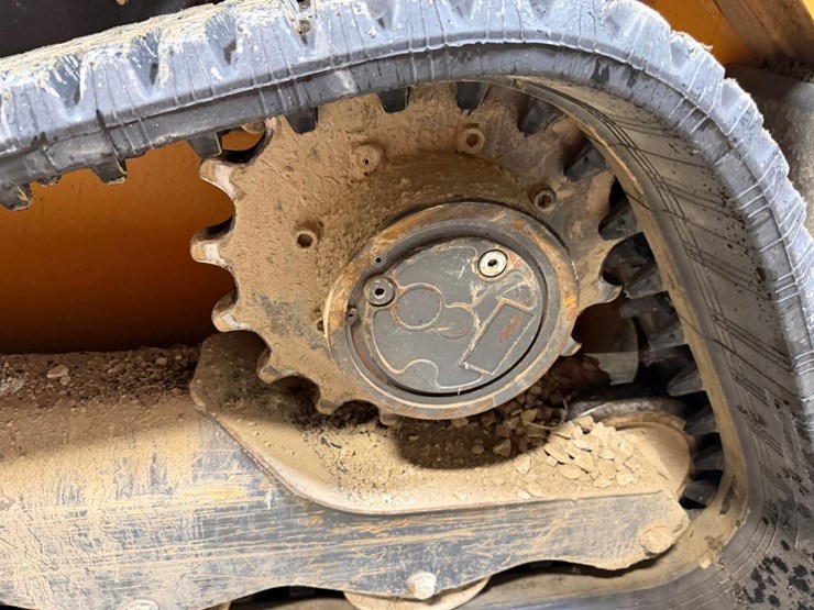 2022-case-tv450b-image-14