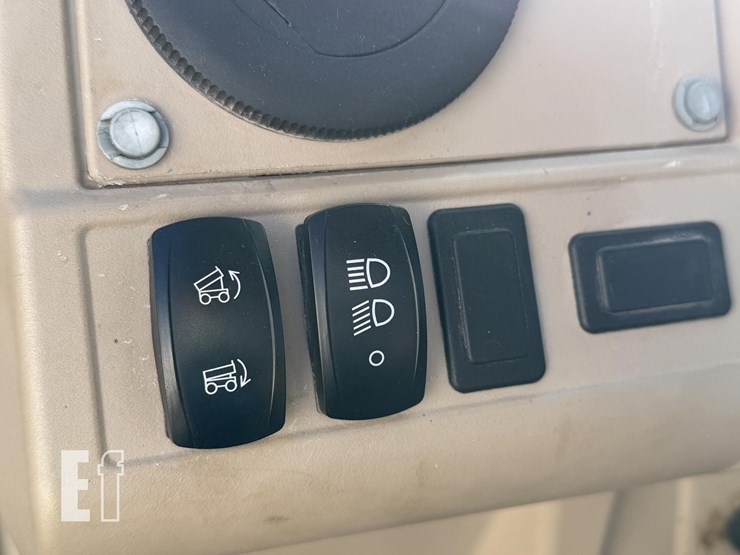 2019-john-deere-gator-xuv-835r-image-17