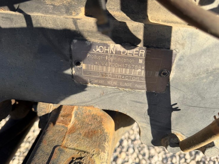 john-deere-4700-image-26
