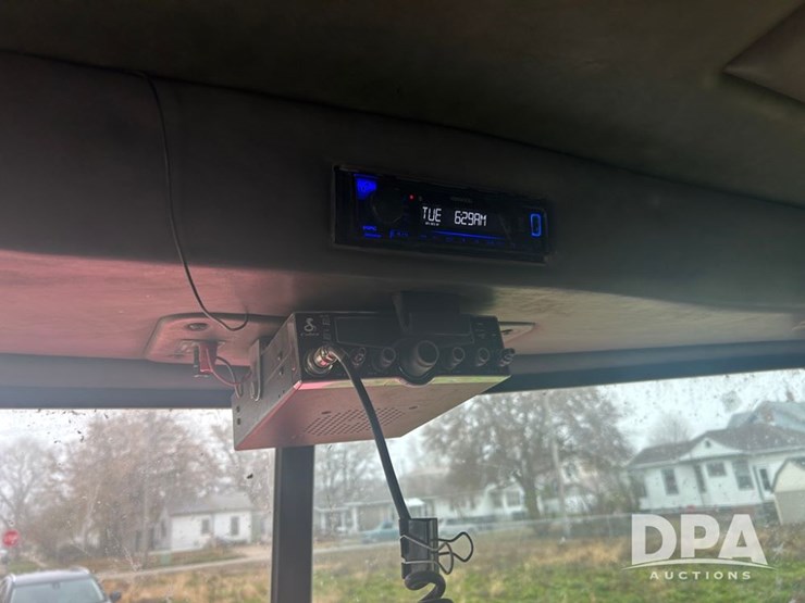 1999-peterbilt-379-image-53