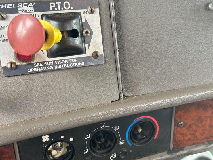 kenworth-t300-image-24