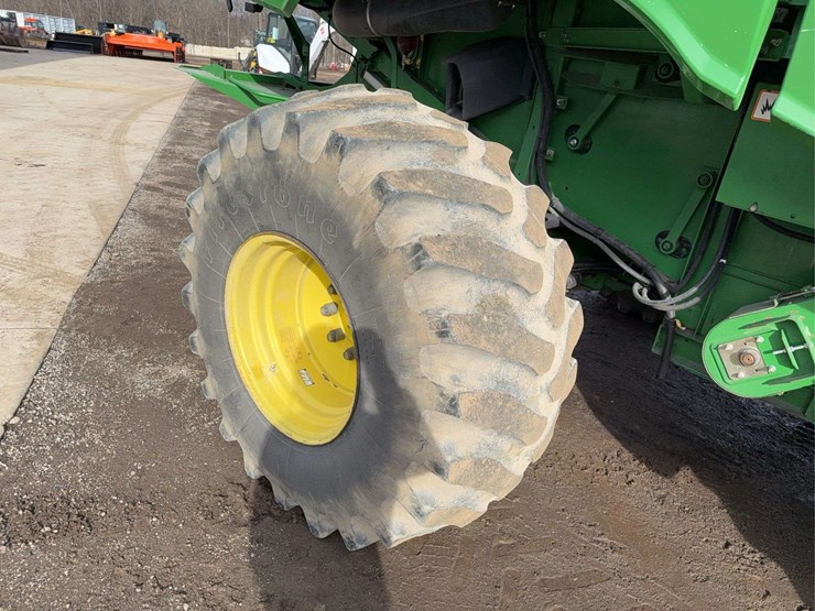 2013-john-deere-s670-image-11