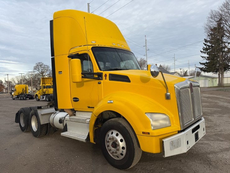 2019-kenworth-t880-image-2
