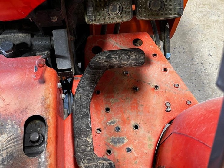 2014-kubota-l3901hst-image-30