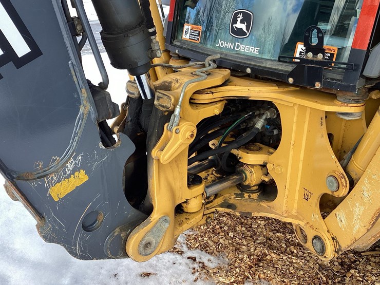 2020-john-deere-310-image-15