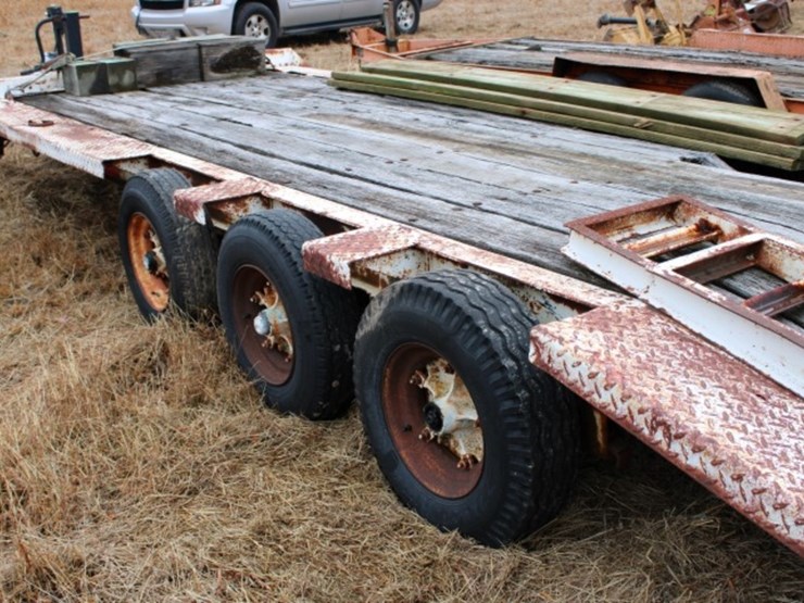 20'-triple-axle-equipment-trailer-deck-16-x-8-44"-beaver-tail-d-rings-50"-r-image-6