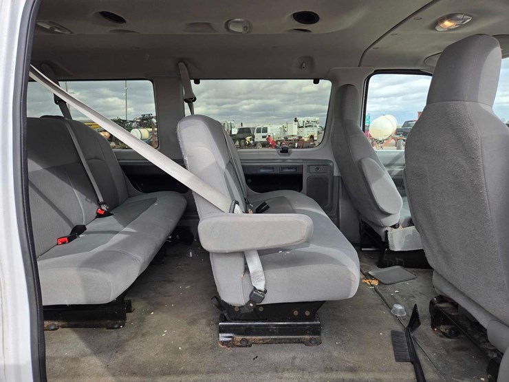 2012-ford-e350-image-16