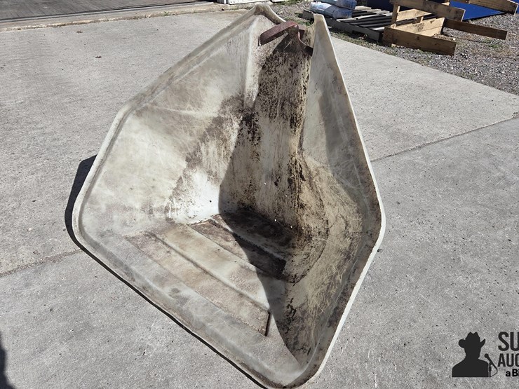 poly-auger-hopper-image-5