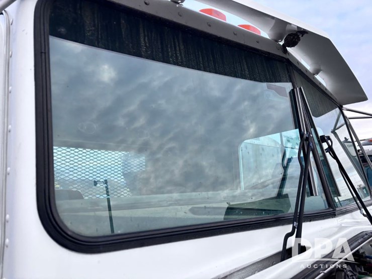 kenworth-t600a-image-57