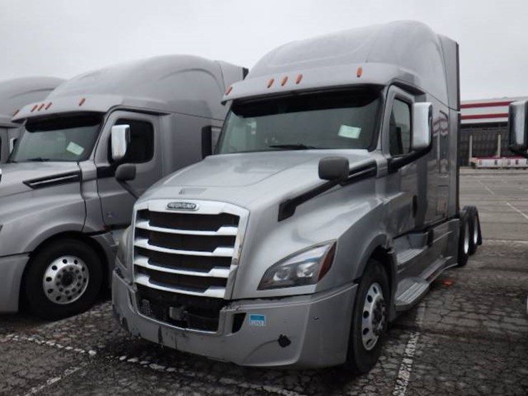 freightliner-cascadia-126-image-1