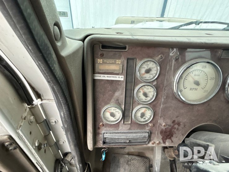 international-9900i-image-53