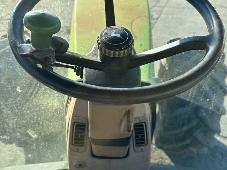 john-deere-8400-image-16