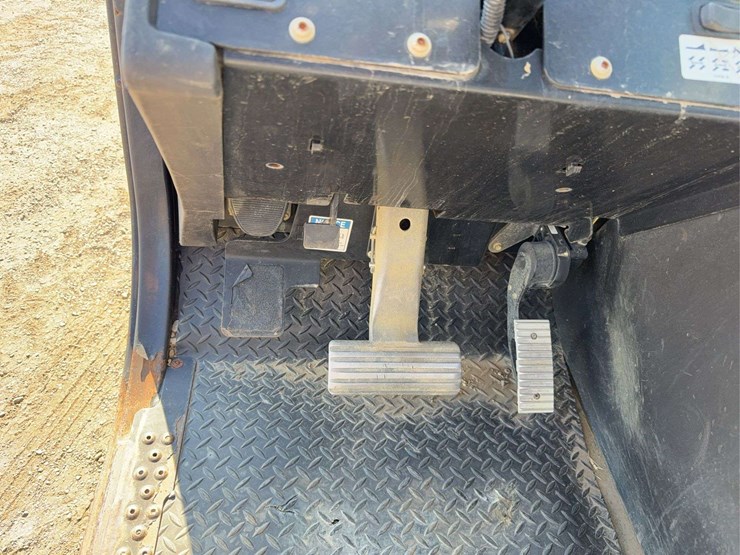 2017-genie-gth844-image-34