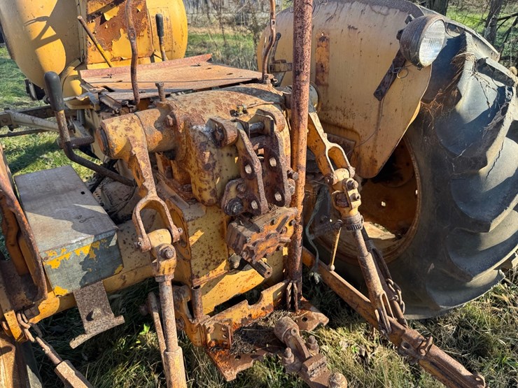 minneapolis-moline-445-image-10