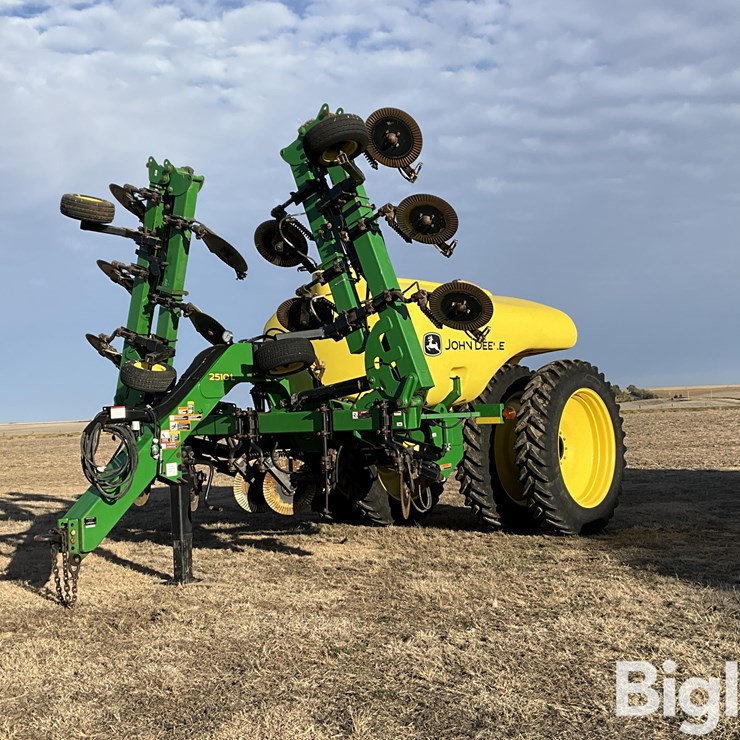 2014 JOHN DEERE 2510L