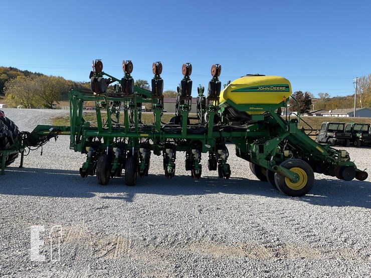 john-deere-1790-image-2