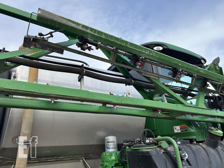 2017-john-deere-r4038-image-47