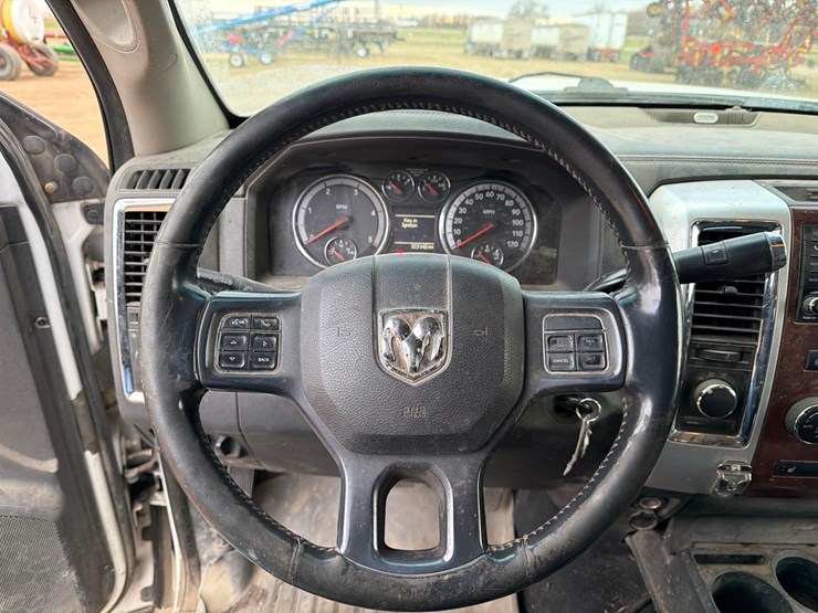 2012-dodge-2500-image-21