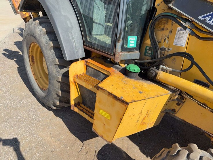 2012-deere-310k-image-30