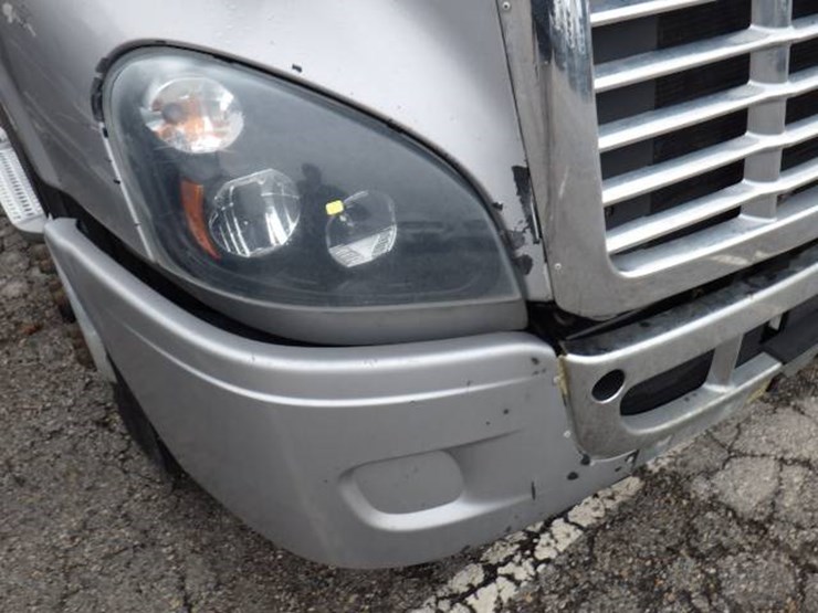 2019-freightliner-cascadia-125-image-6