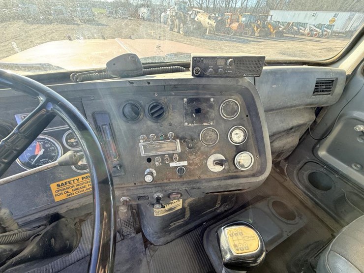 ford-ltl9000-image-34