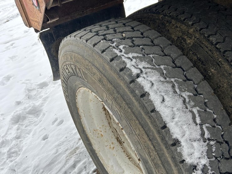 1995-international-4900-image-3