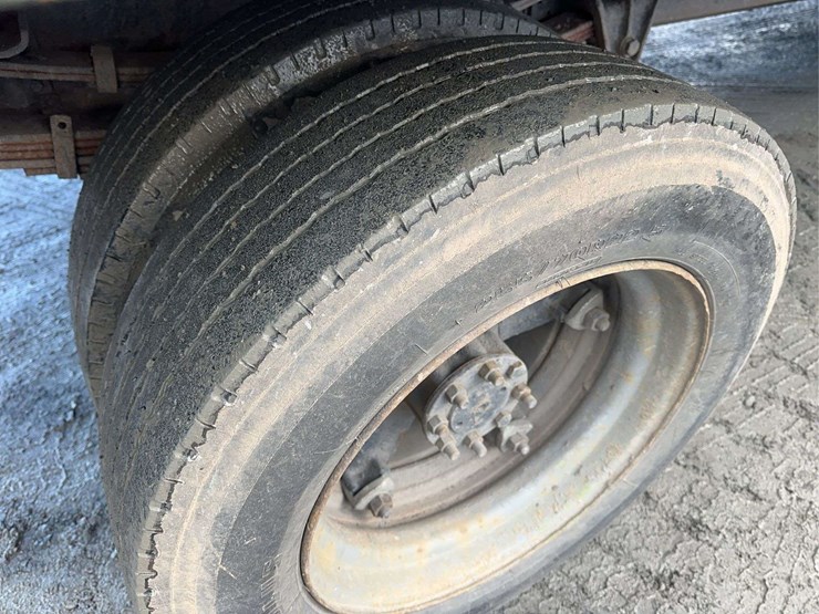 1991-international-4700-image-11