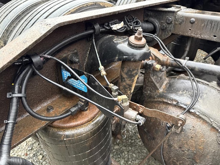 1999-peterbilt-379-image-46