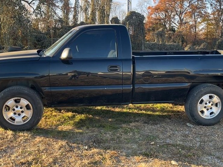 2006-chevrolet-silverado-1500-image-1