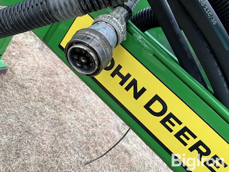 2021-john-deere-1775nt-image-16