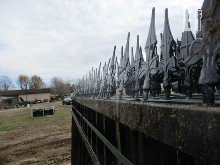 iron-fence-fence-spokes-not-broken-but-bent-iron-image-2