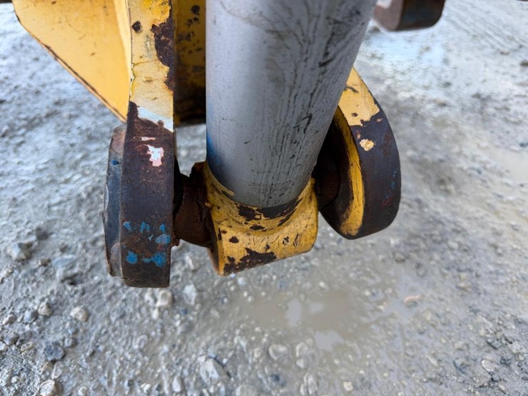 2015-gehl-rs8-42-image-11