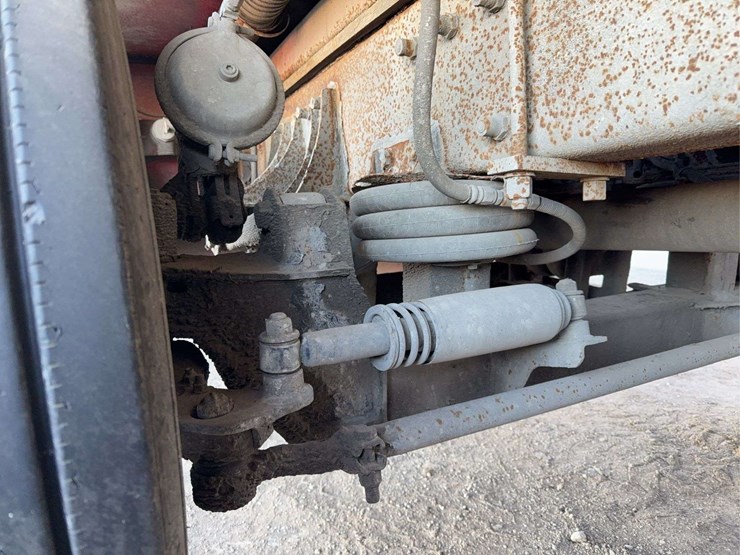 2004-peterbilt-357-image-28