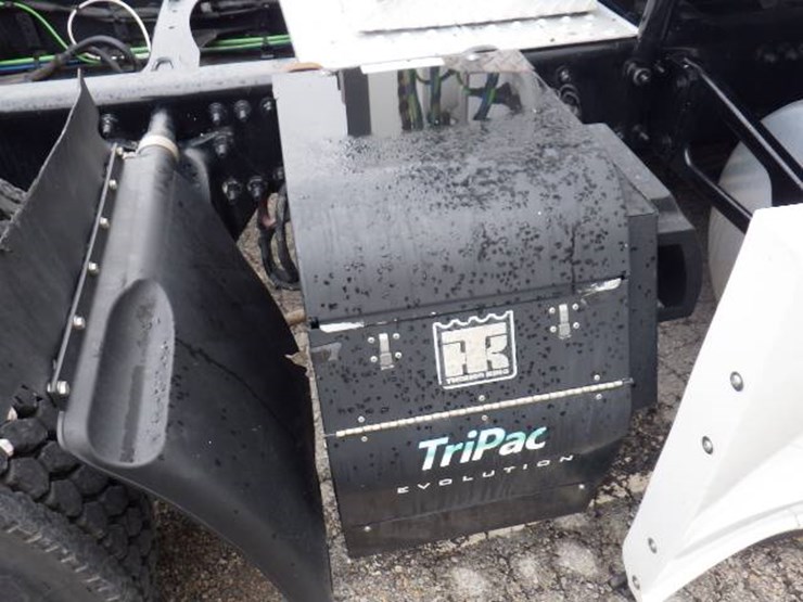 freightliner-cascadia-125-image-4