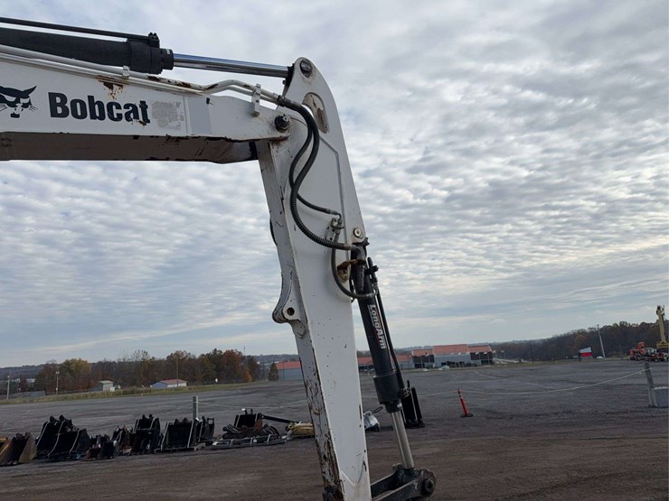 2016-bobcat-e85-image-42